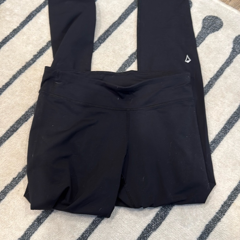 Black ivivva leggings